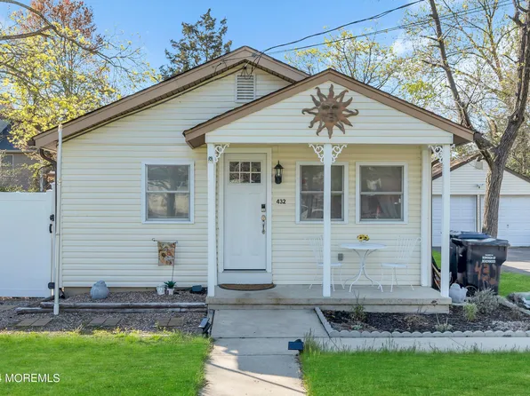 432 Anchor Avenue, Beachwood, NJ 08722