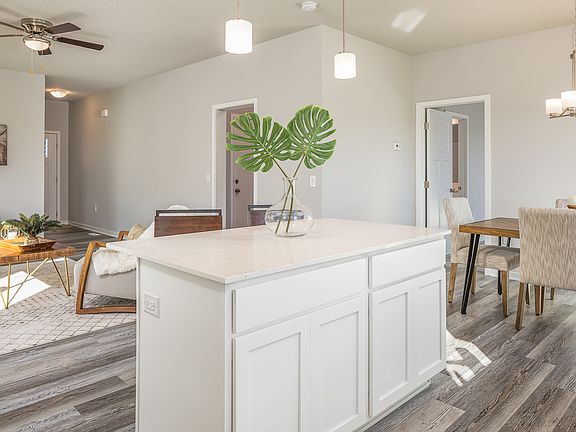 4th image of 15134 Bellflower Ln