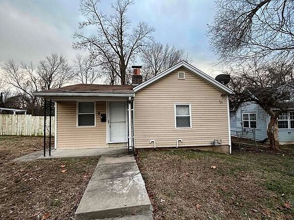 2nd image of 426 Bluff Dr