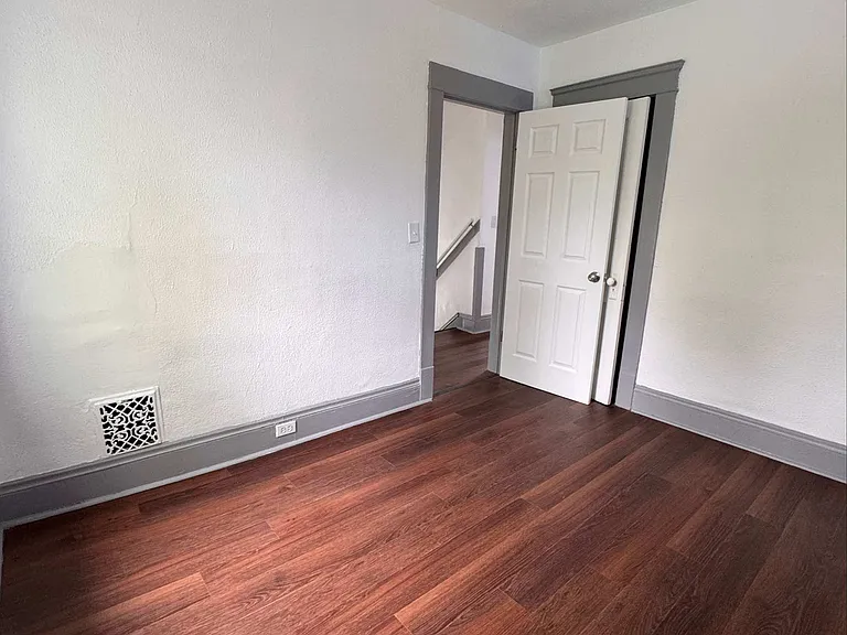 13500 Eaglesmere Ave — Photo 19