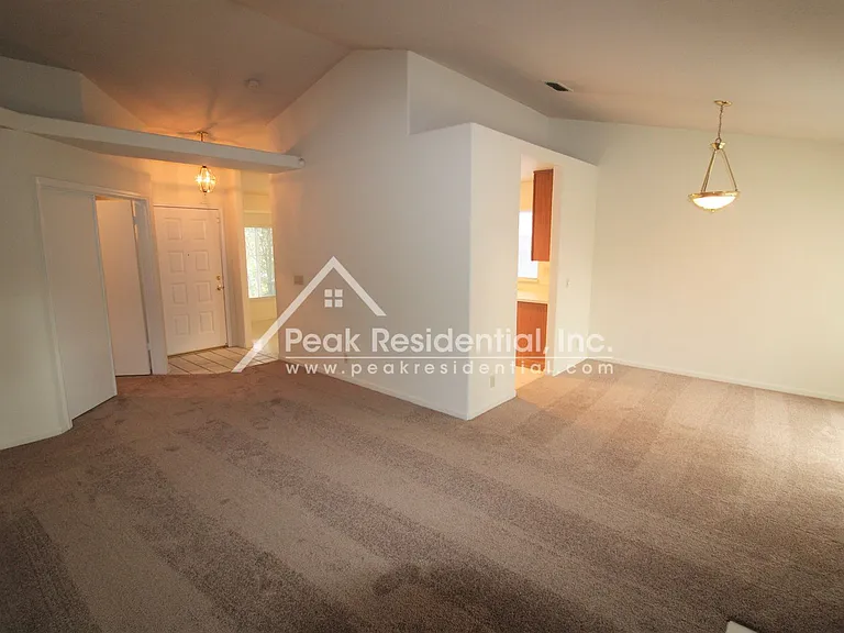 1024 Moreno Way — Photo 5