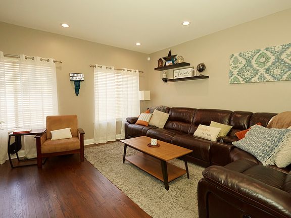 4th image of 306 Southwicke Dr #306