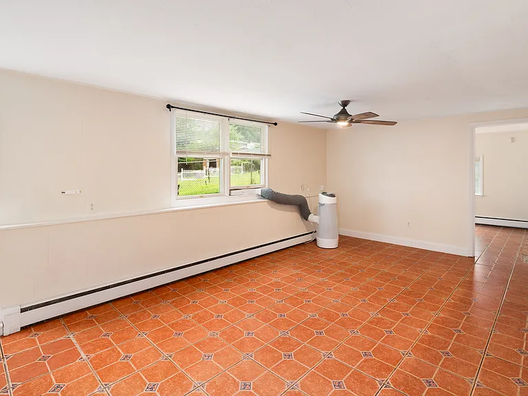 4 Yale St #1 — Photo 6