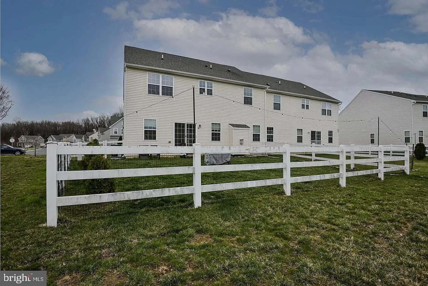 4 bed, 3.5 bath, 3300 sqft, $4,100 — Photo 3