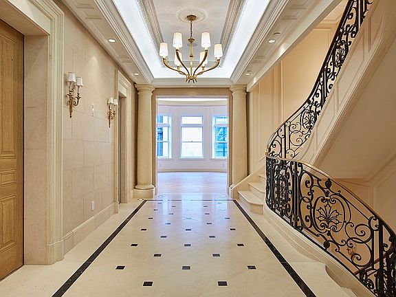 5th image of 12 E 63rd St #17