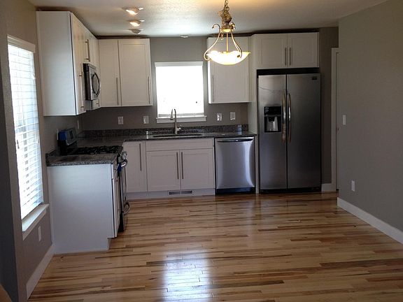 4th image of 3126 W 18th Ave