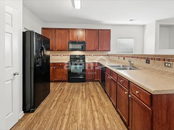 3rd image of 1045 Brookgreen Ln