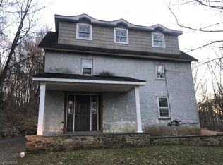 3 Blueberry Ln, Mine Hill, NJ 07803