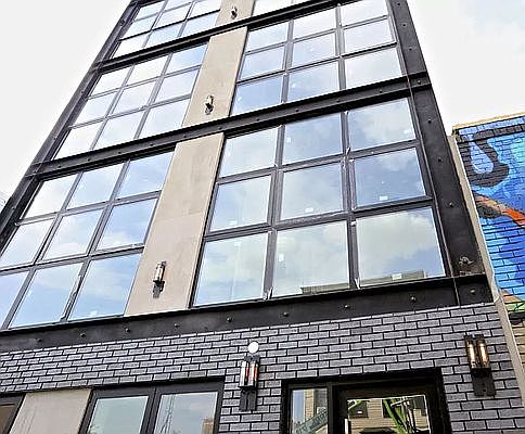 2nd image of 1513 Gates Ave #2R