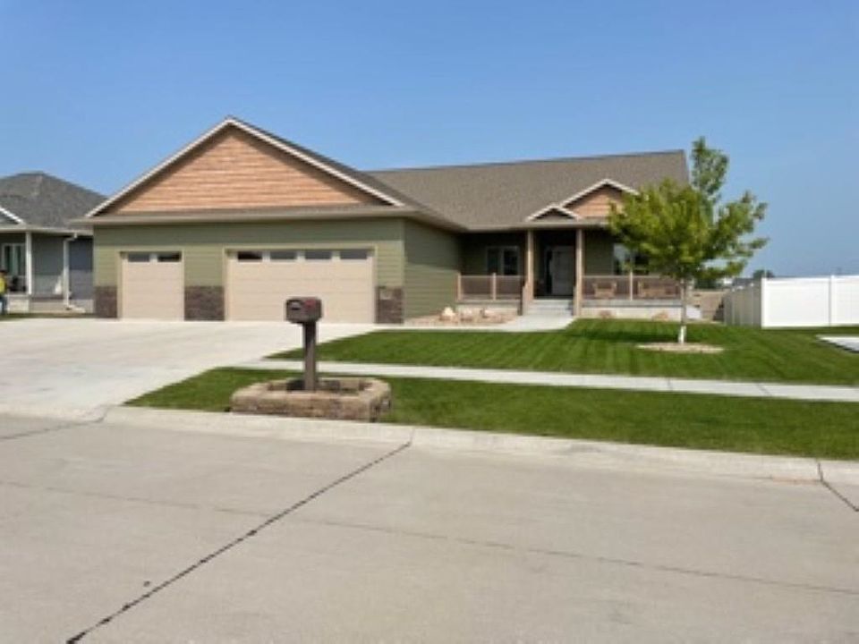 1st image of 715 17th Ave