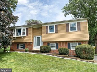 2501 Golden Dr, East Petersburg, PA 17520