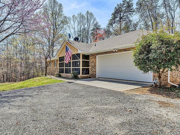 3rd image of 90 Middlecreek Ct