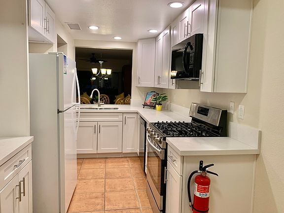 2nd image of 2345 S Cherokee Way Unit 142