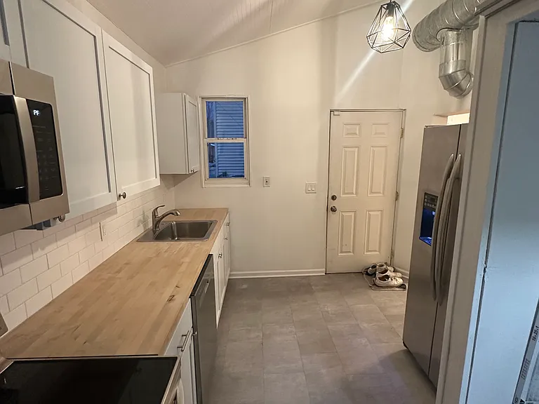 3912 Whitman Ave — Photo 5