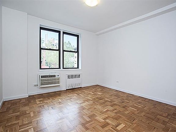 3rd image of 200 E 28th St APT 2C