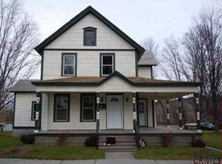 10 Prospect St, Granville, NY 12832
