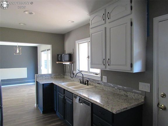 3rd image of 1379 Allison Ave