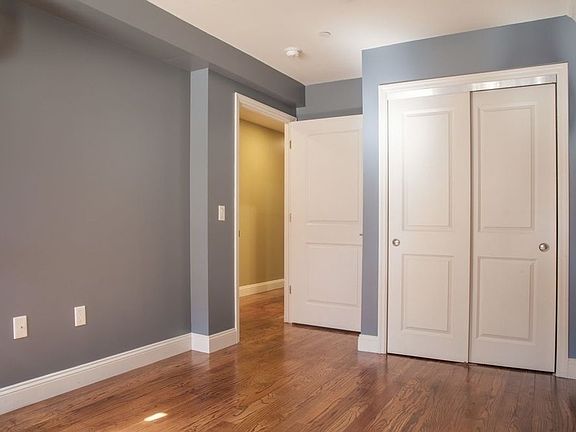 2nd image of 910 Putnam Ave #1
