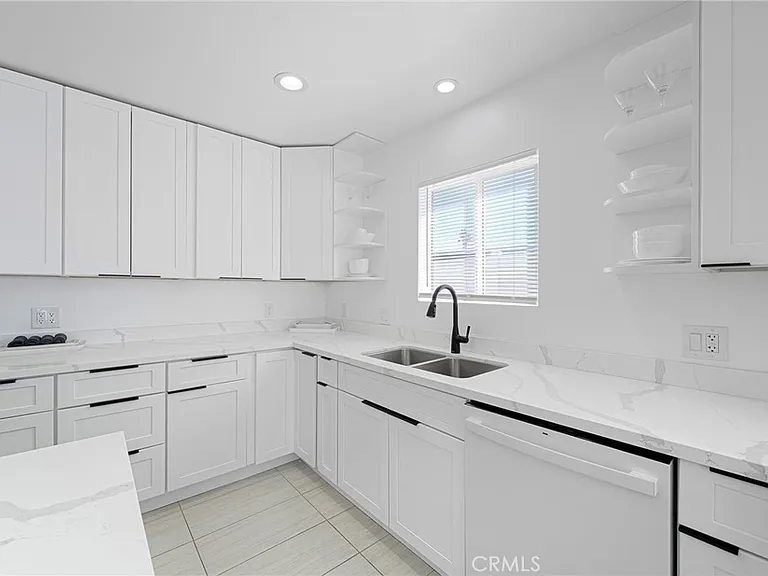 373 W Avenida Cerca — Photo 13