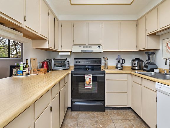 4th image of 2712 Galisteo Ct #A-d