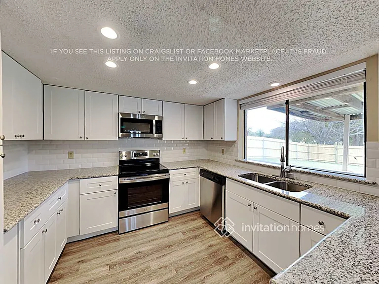 427 Newcastle Dr — Photo 5