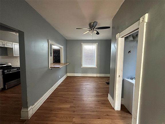 4th image of 2931 Sullivan Ave