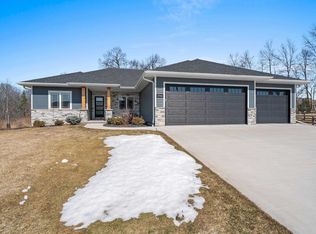 3738 Rustic Heights Ct, Green Bay, WI 54313