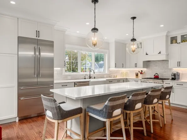 107 Horrigan Dr #12, Dedham, MA 02026