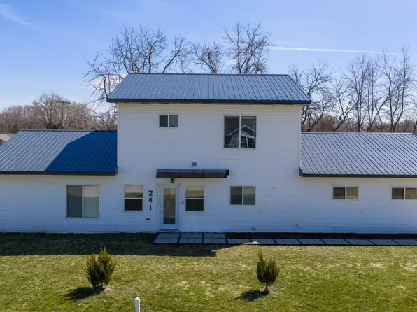 241 Pleasant St, Dexter, MN 55926