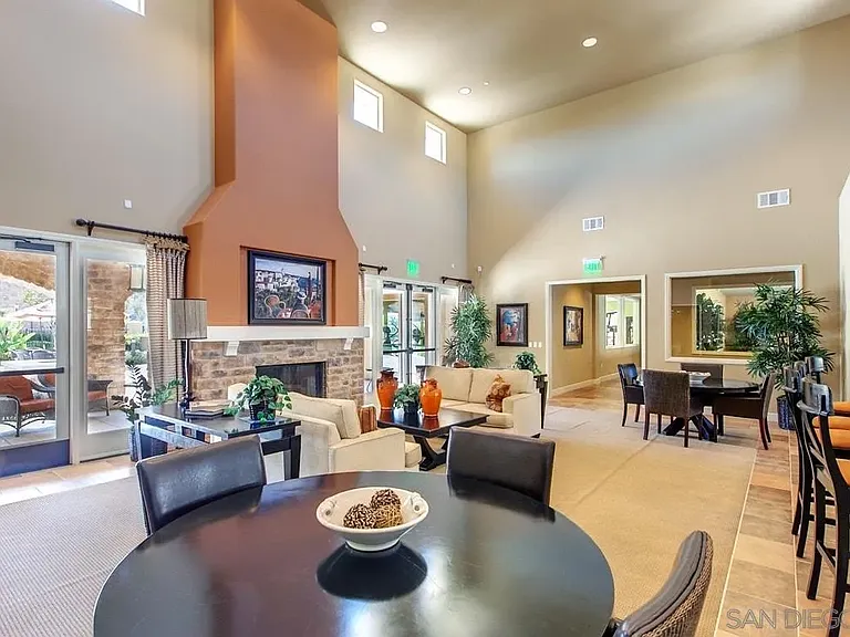 10637 Golden Willow Trl — Photo 4