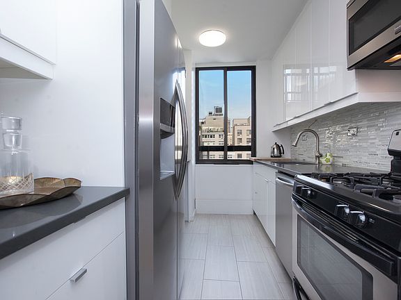 4th image of 171 E 84th St APT 14D