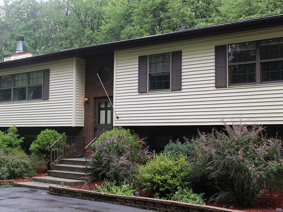 1st image of 2670 Rising Hill Dr