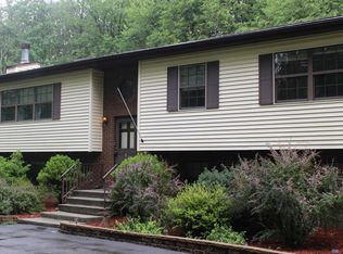 2670 Rising Hill Dr, Saylorsburg, PA