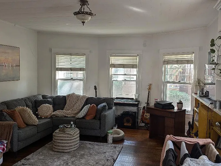 1099 Park Ave #1 — Photo 1