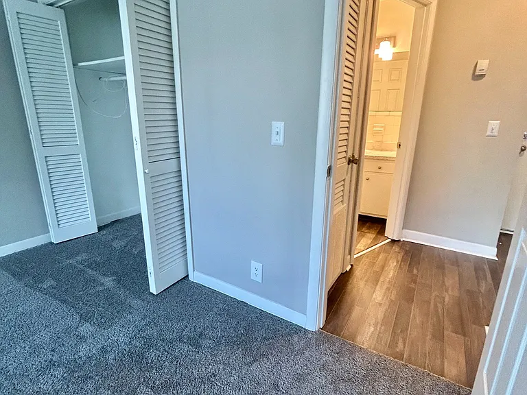 D201 Hickory Hill Ln #D201 — Photo 3