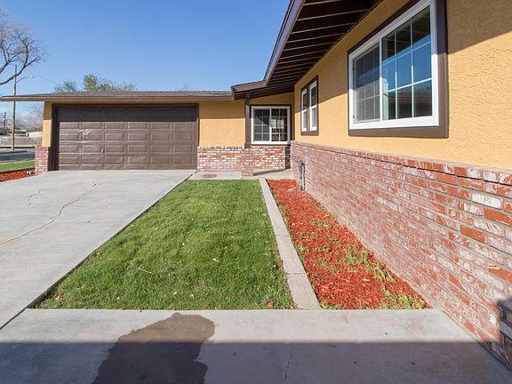4th image of 1041 W Avenue H6