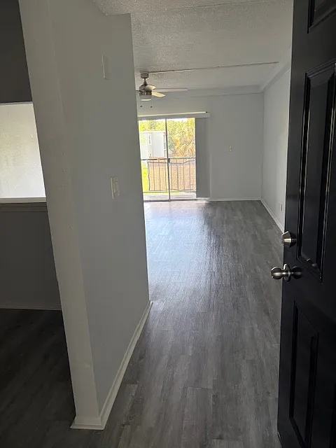 1 bed, 832 sqft, $1,550 — Photo 3