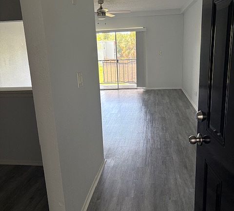 3rd image of 2866 Somerset Park Dr APT 202