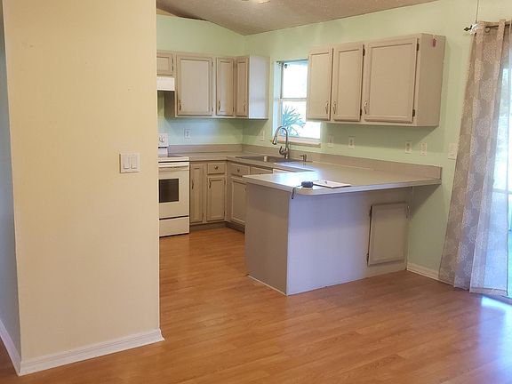 4th image of 3026 SE East Blackwell Drive