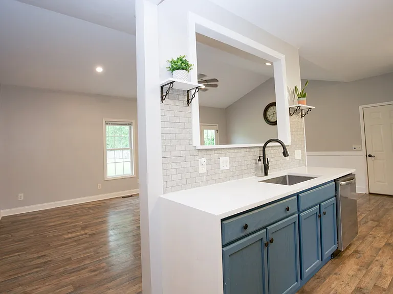 102 Willow Creek Ln — Photo 5