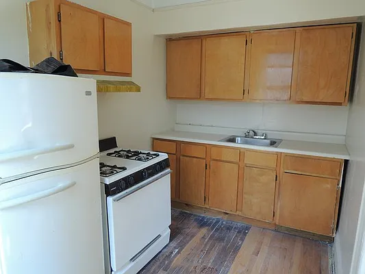 Rented by Lang Realty LLC | media 9