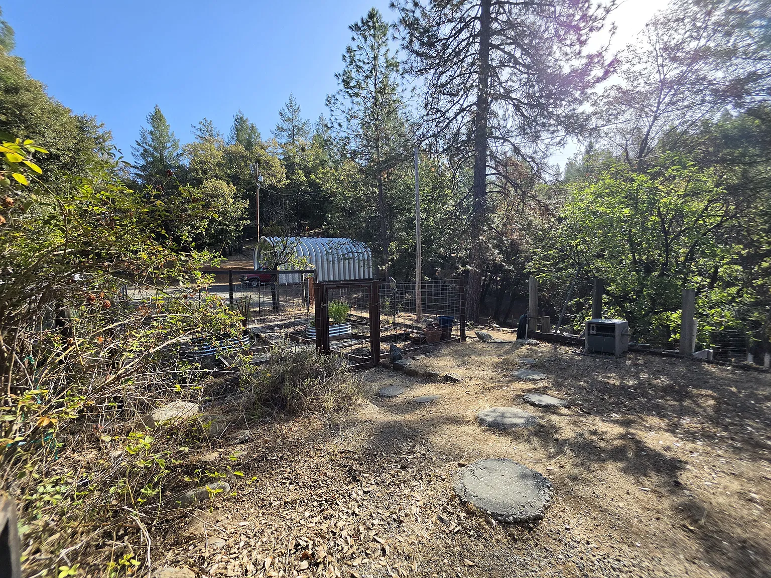 2 bed, 896 sqft, $1,900 — Photo 3