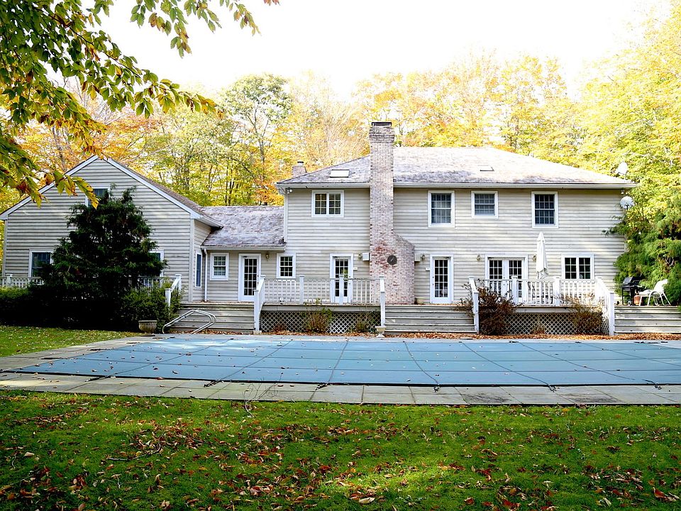1st image of 2 Salt Meadow Ln