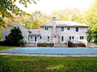 2 Salt Meadow Ln, Sag Harbor, NY 11963