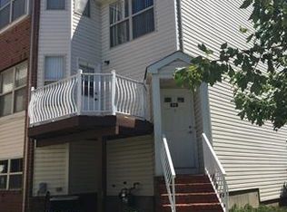 812 Harbortown Blvd, Perth Amboy, NJ 08861