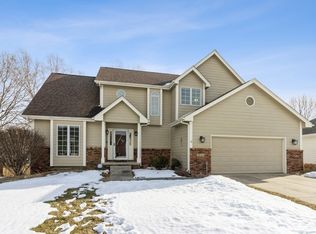 4625 96th St, Urbandale, IA 50322