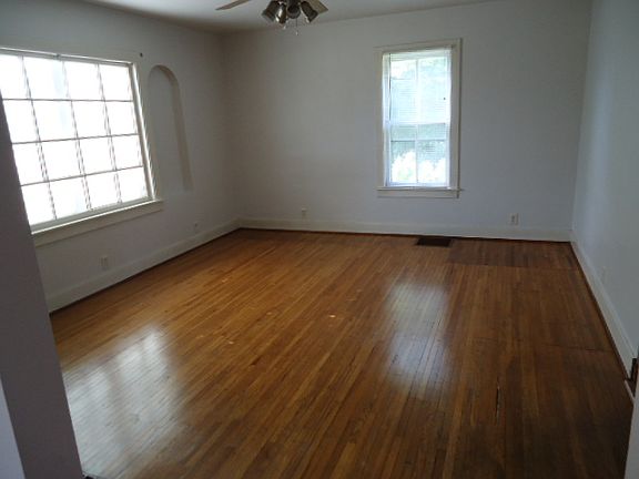 5th image of 318 Dayton St