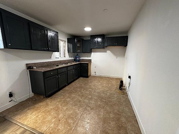 2nd image of 131 E 84th Pl