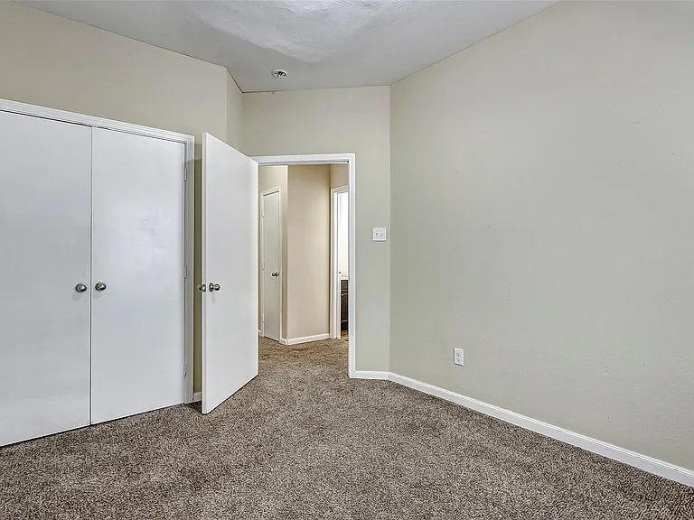 8704 San Rocco St — Photo 4