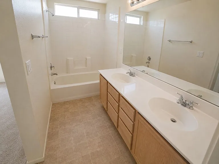 8101 Kempston Ct — Photo 8